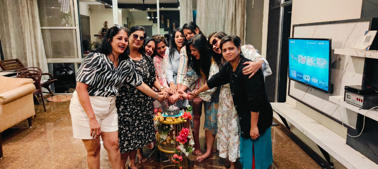 Friends celebrating together at Meraki Hillside Villa